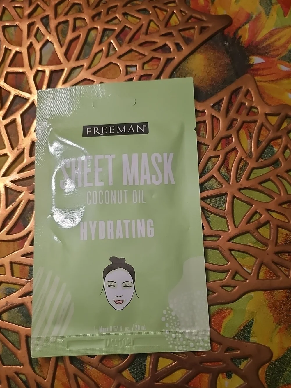 Hydrating Coconut Oil Sheet Mask — Light Green